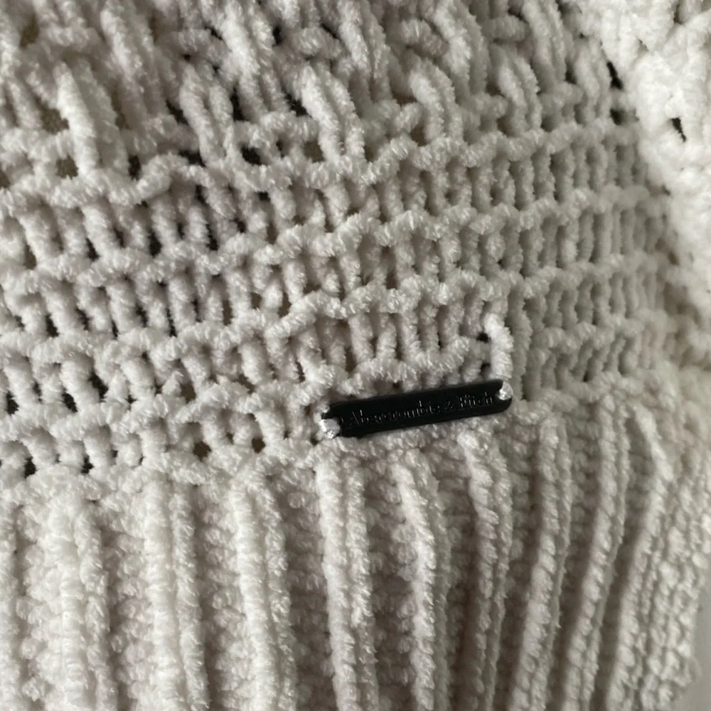 Abercrombie & Fitch Medium White Turtleneck Sweater - Picture 2 of 8